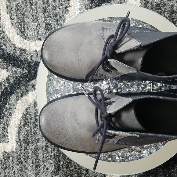 Dr. Martens Mens Wilson Chukka Boot Black and Grey - Picture 11 of 14